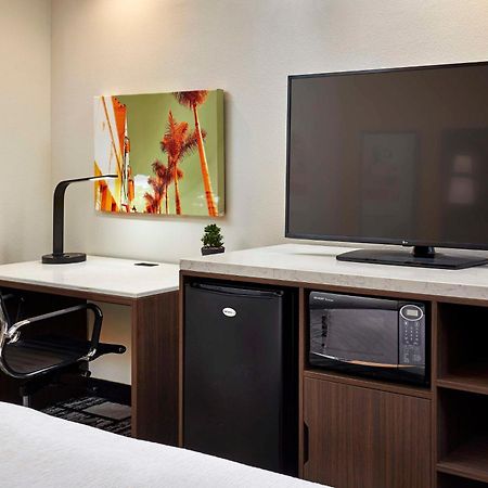 Best Western Plus Meridian Inn & Suites, Anaheim-Ориндж Екстериор снимка