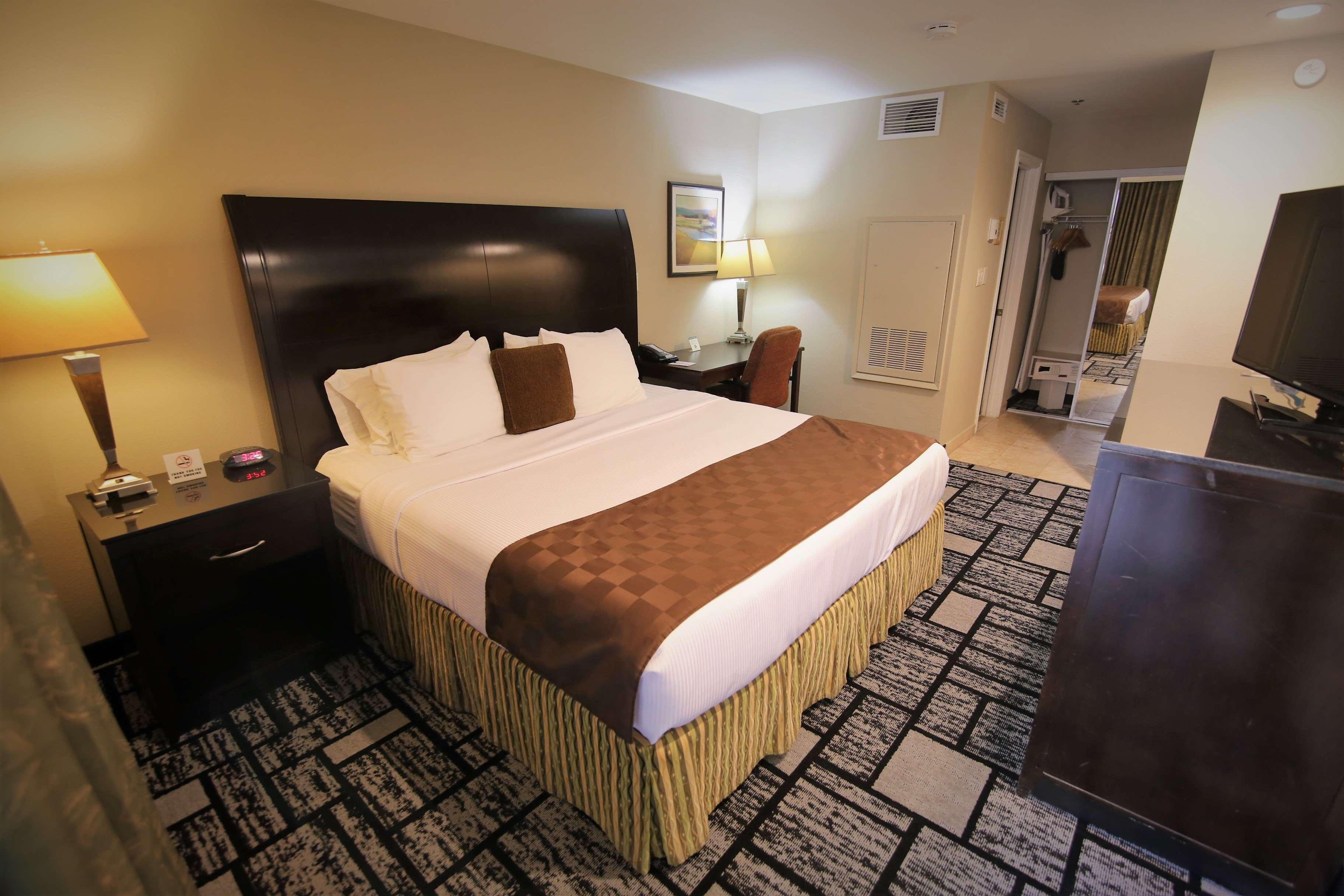 Best Western Plus Meridian Inn & Suites, Anaheim-Ориндж Екстериор снимка