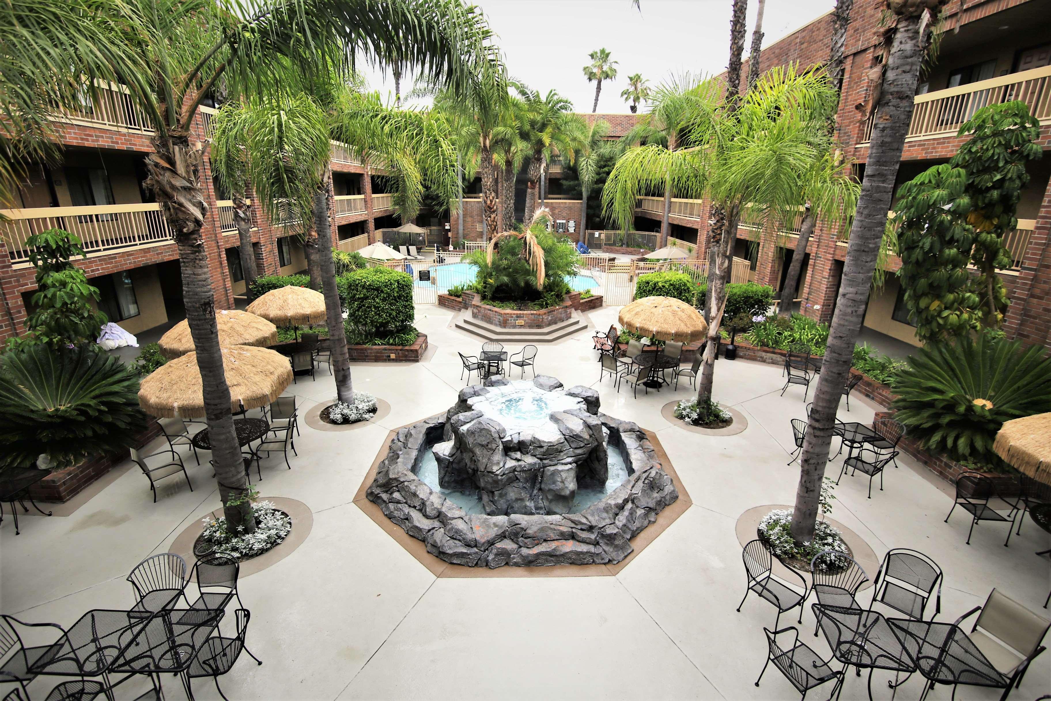 Best Western Plus Meridian Inn & Suites, Anaheim-Ориндж Екстериор снимка