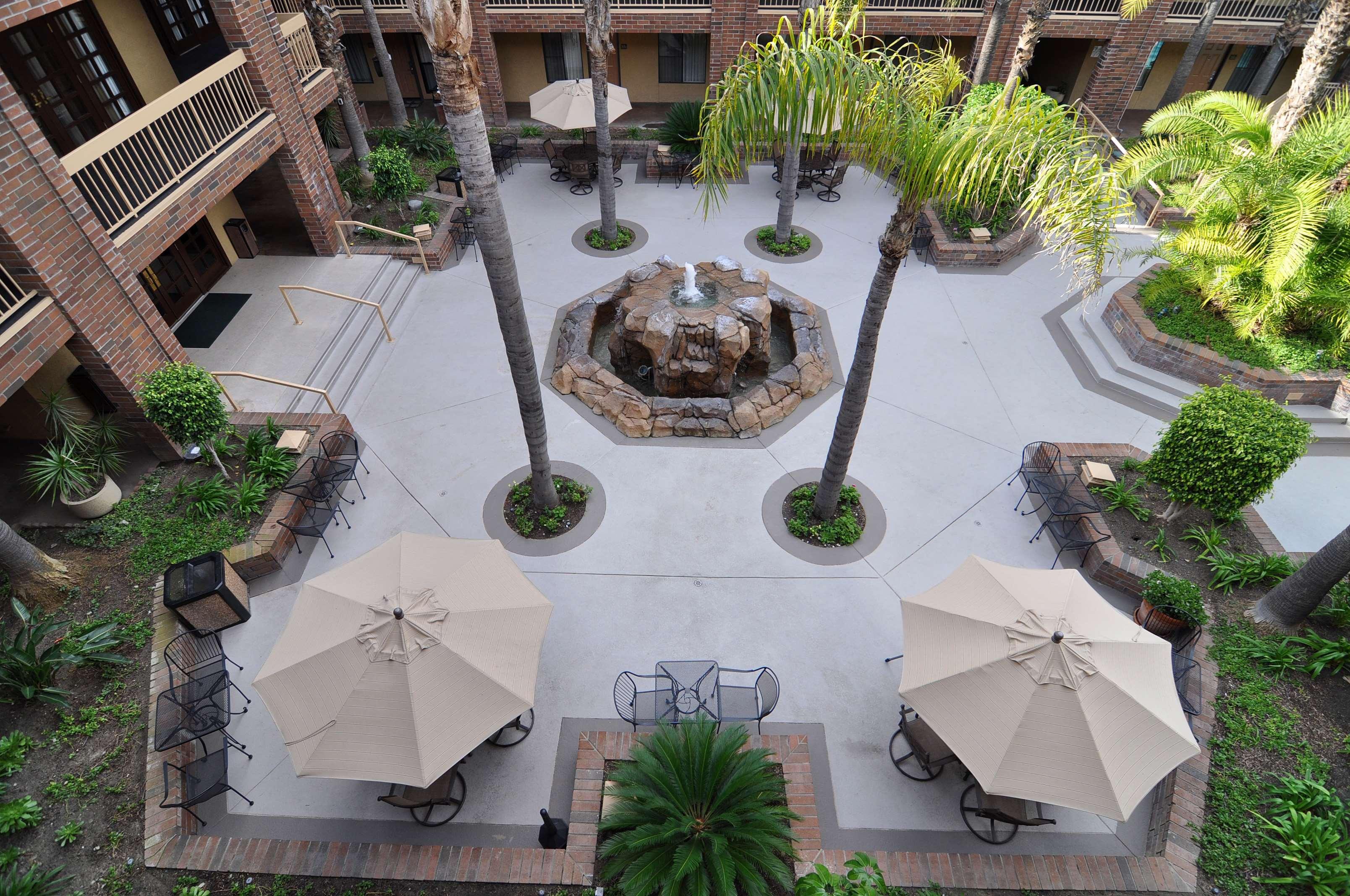 Best Western Plus Meridian Inn & Suites, Anaheim-Ориндж Екстериор снимка