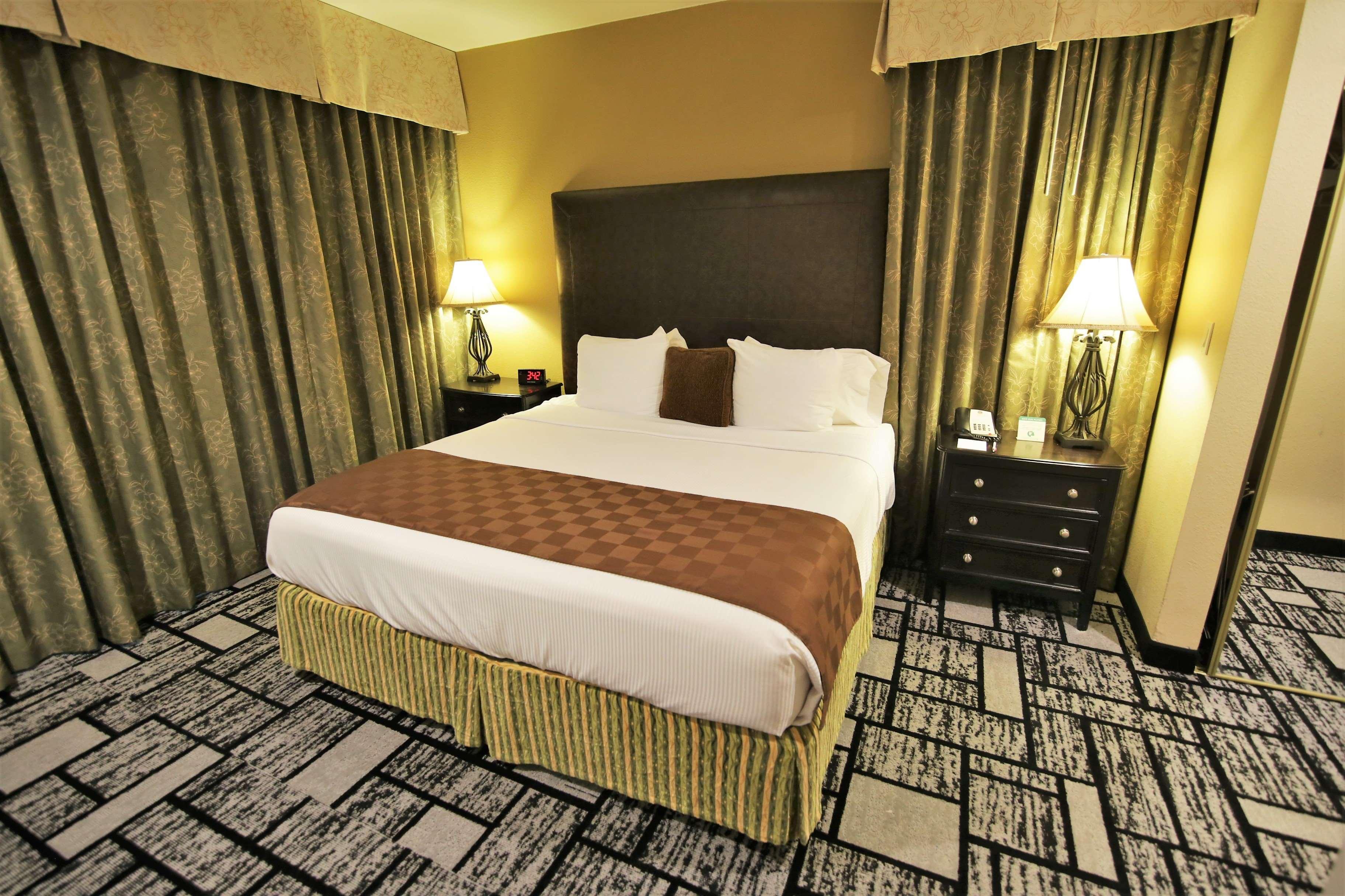 Best Western Plus Meridian Inn & Suites, Anaheim-Ориндж Екстериор снимка