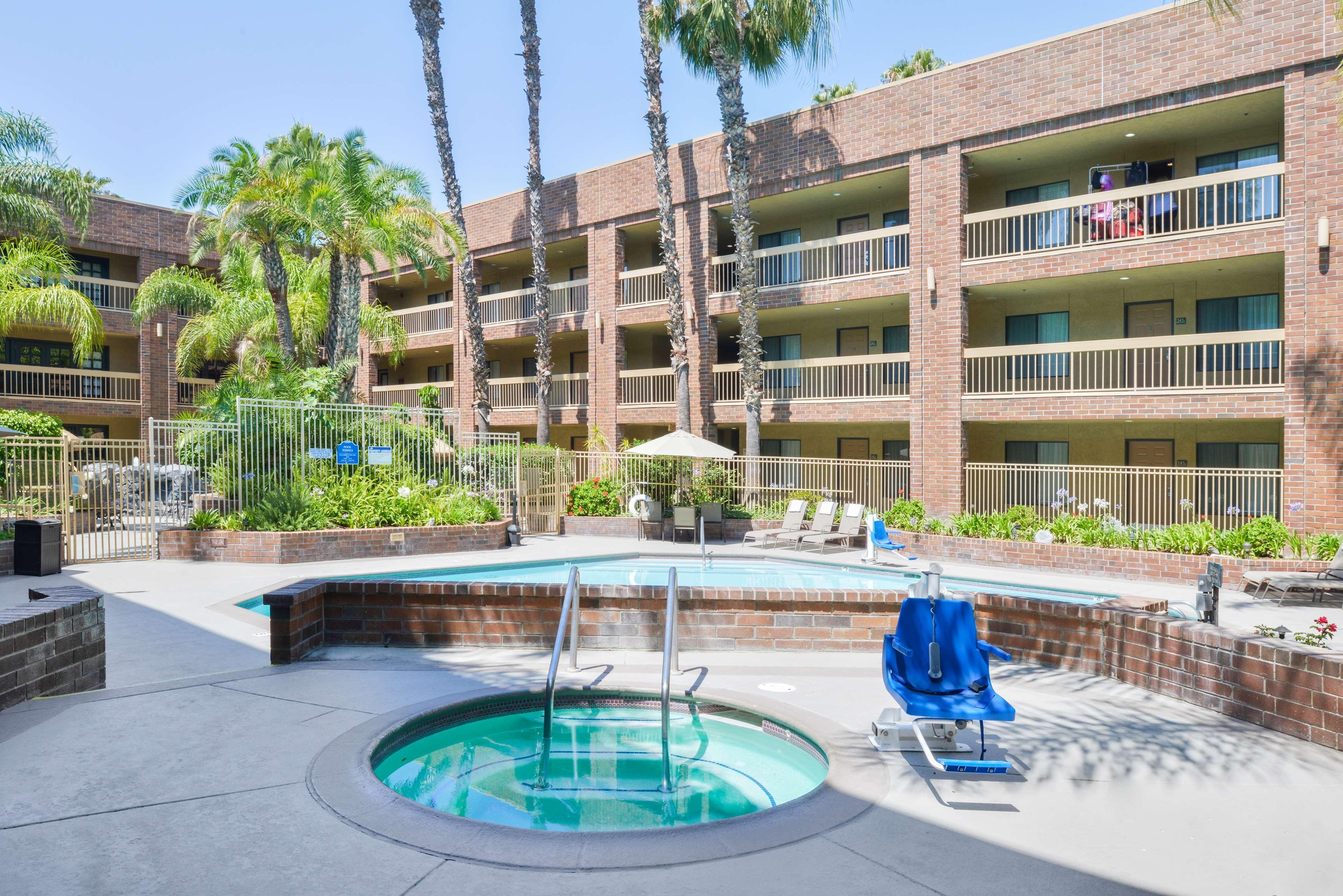 Best Western Plus Meridian Inn & Suites, Anaheim-Ориндж Екстериор снимка