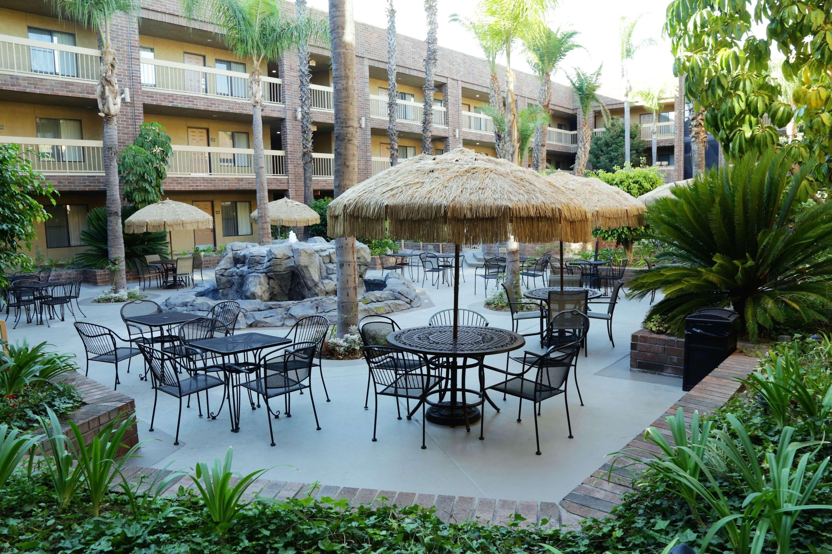 Best Western Plus Meridian Inn & Suites, Anaheim-Ориндж Екстериор снимка