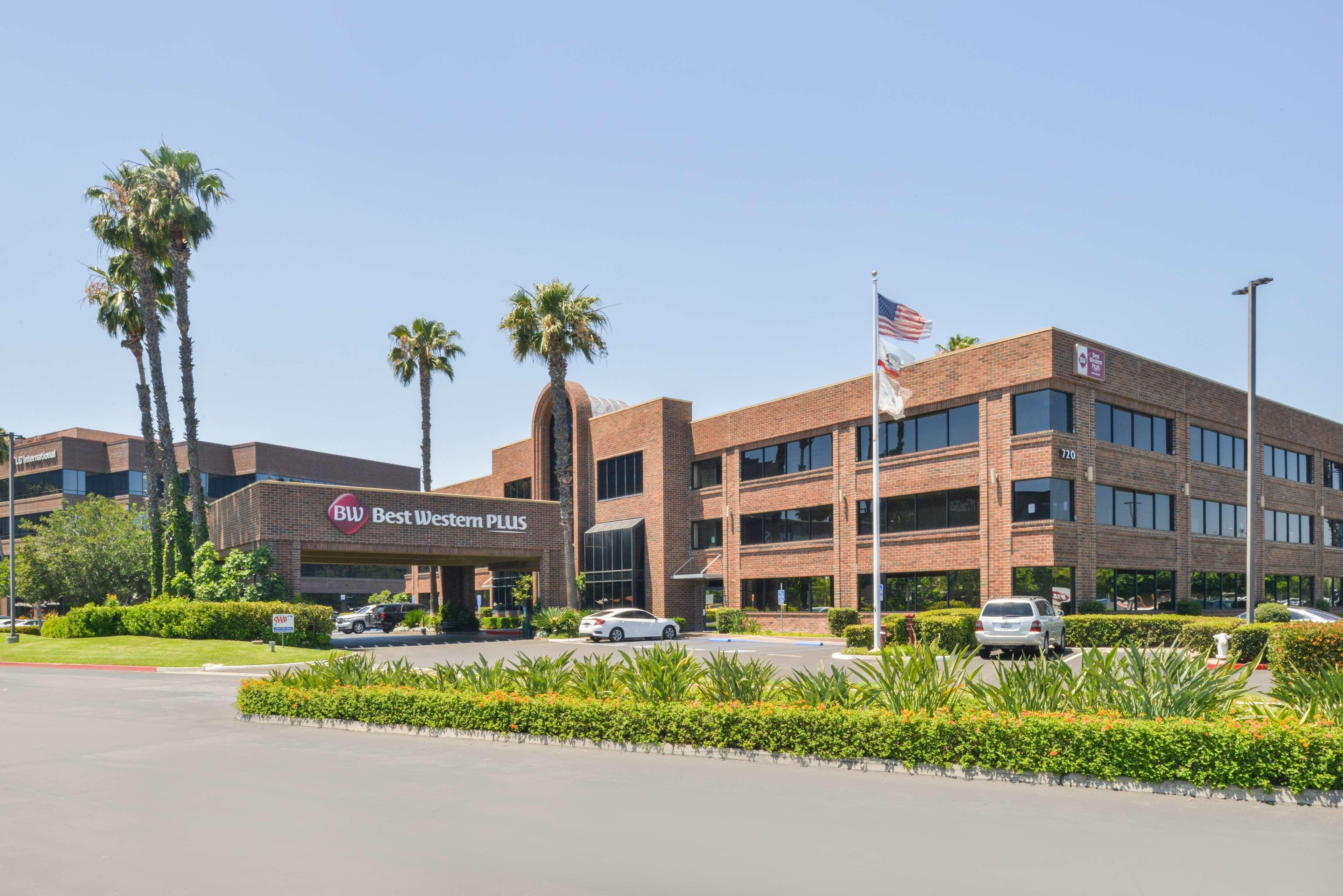 Best Western Plus Meridian Inn & Suites, Anaheim-Ориндж Екстериор снимка