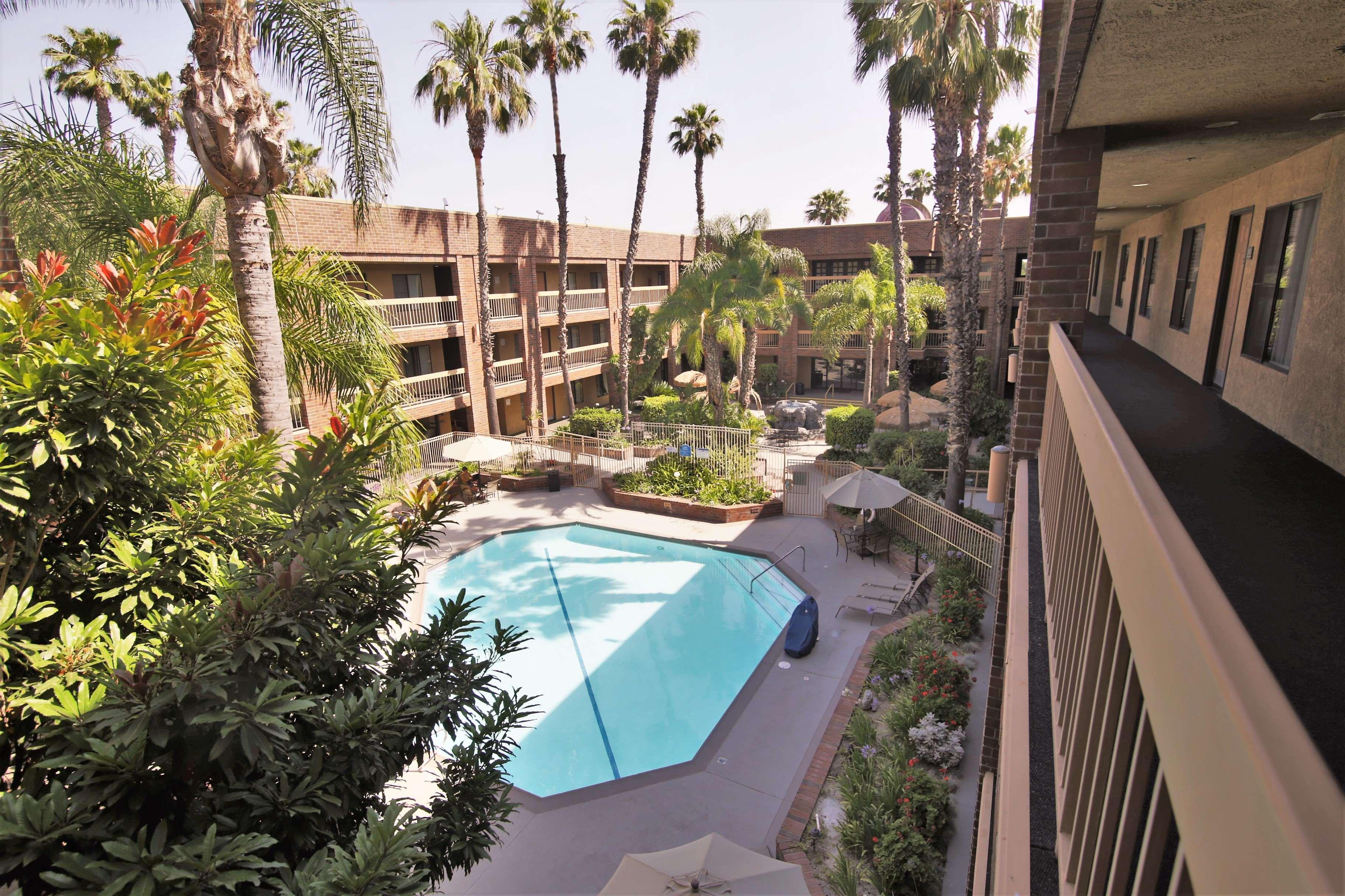 Best Western Plus Meridian Inn & Suites, Anaheim-Ориндж Екстериор снимка