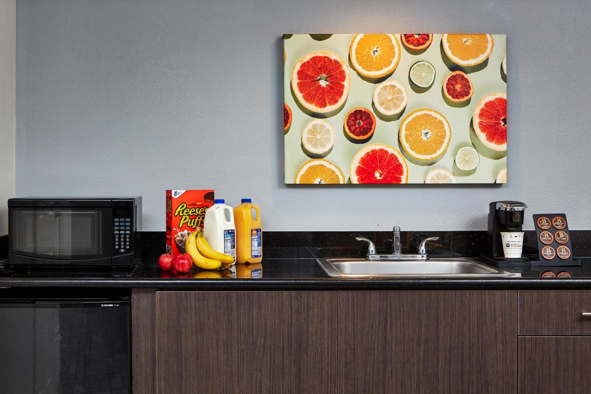 Best Western Plus Meridian Inn & Suites, Anaheim-Ориндж Екстериор снимка