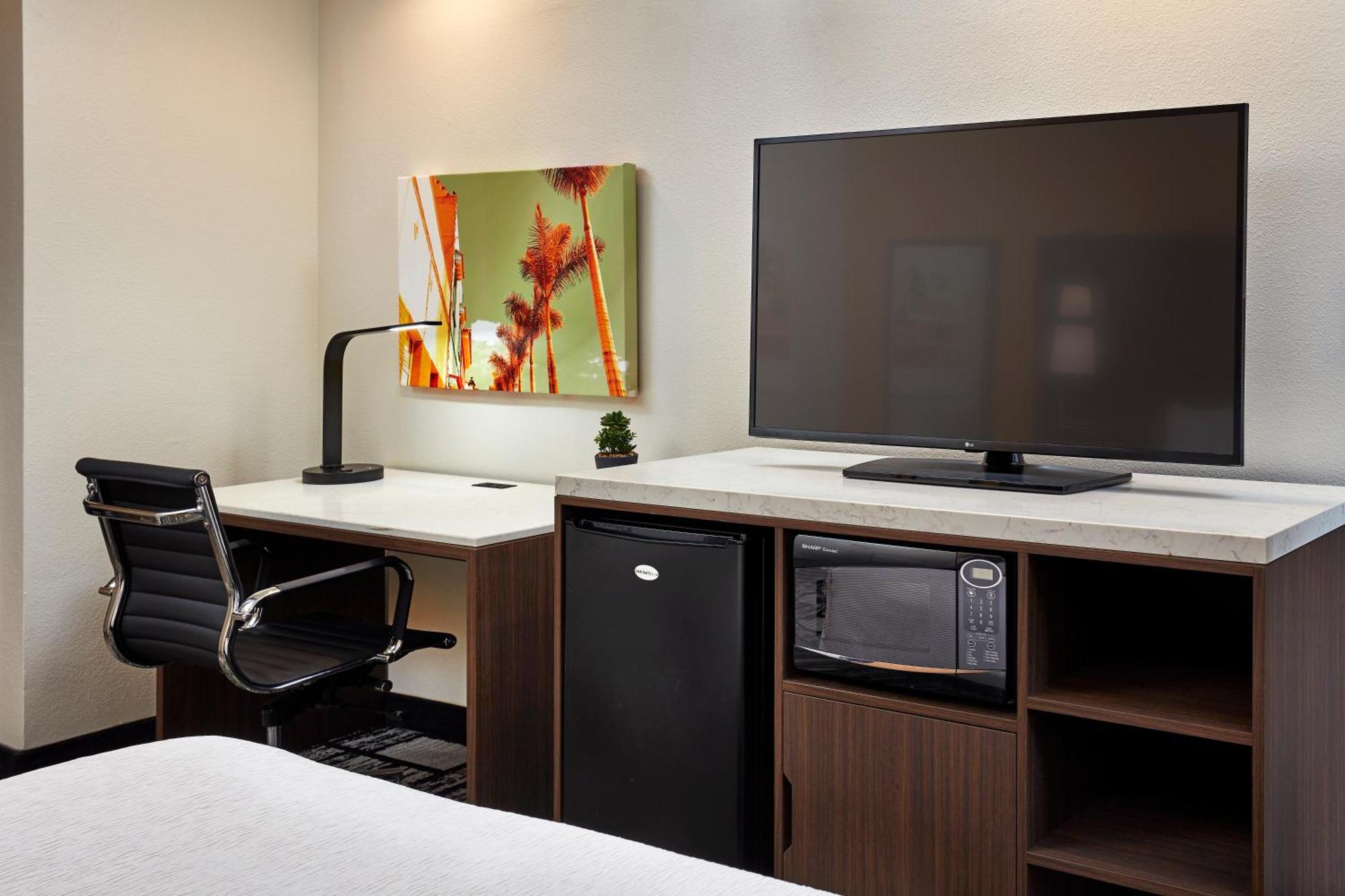 Best Western Plus Meridian Inn & Suites, Anaheim-Ориндж Екстериор снимка
